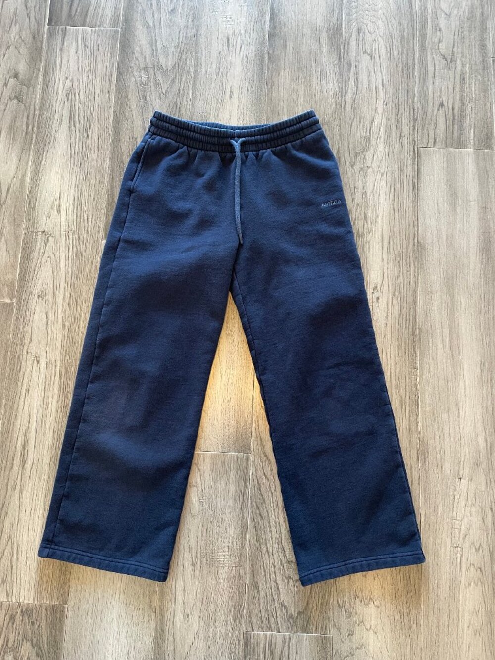 ARITZIA - Cozy Sweatfleece Boyfriend Wide Sweatpant Navy Small